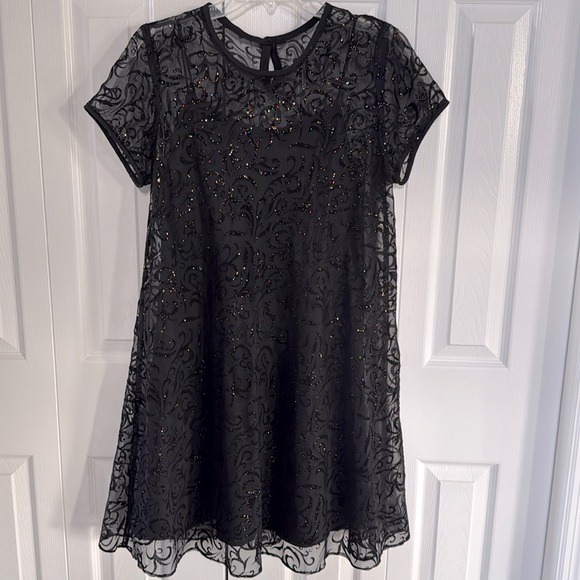 Dresses & Skirts - *LIKE NEW* Rich Black Short-Sleeved Shift Dress w/ Glittery Scroll Pattern - L